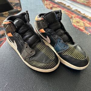 Air Jordan 1 Mid MMD - Boys 4.5Y